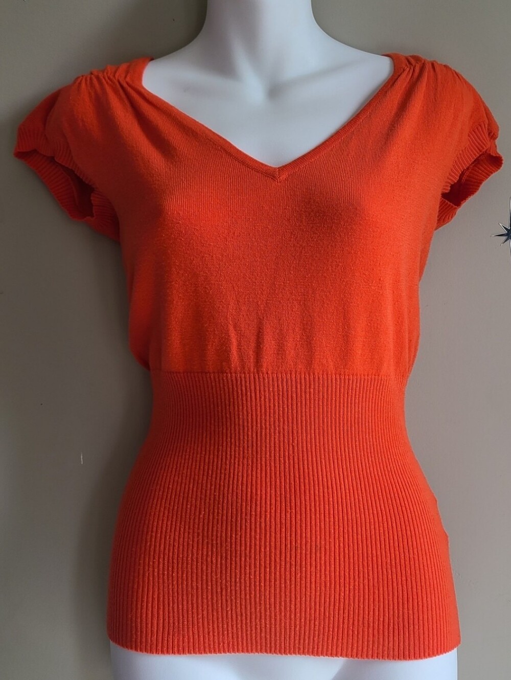 In Sync NINE TO FIVE Orange V-Neck Ribbed Band Knit Top Size S